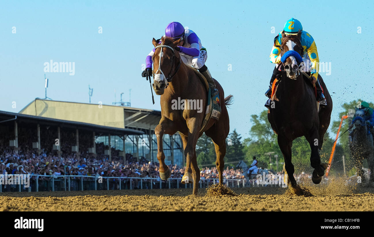 19.05.2012. Baltimore, Maryland, Stati Uniti - Avrò un altro( n. 9, tappo porpora), jockey Mario Gutierrez a bordo, vince il Preakness Stakes di agguantare la seconda gamba della tripla corona a Pimlico Race Course il 19 maggio 2012 Foto Stock