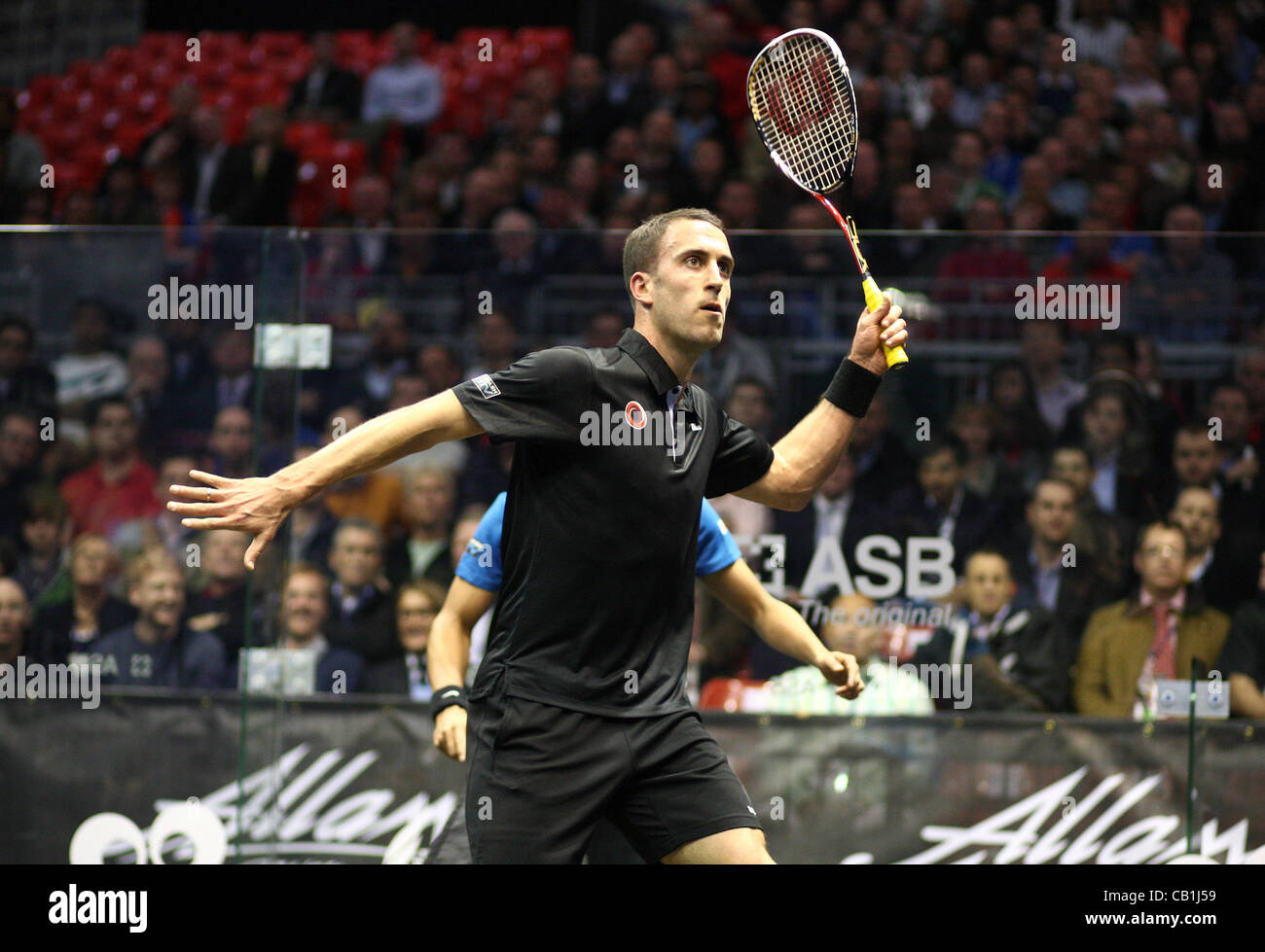 17.05.2012 L'O2, Londra, Inghilterra. Peter Barker (ITA) in azione contro Saurav Ghosal (IND) durante la loro seconda partita del British Open ha suonato presso l'Arena O2 Foto Stock