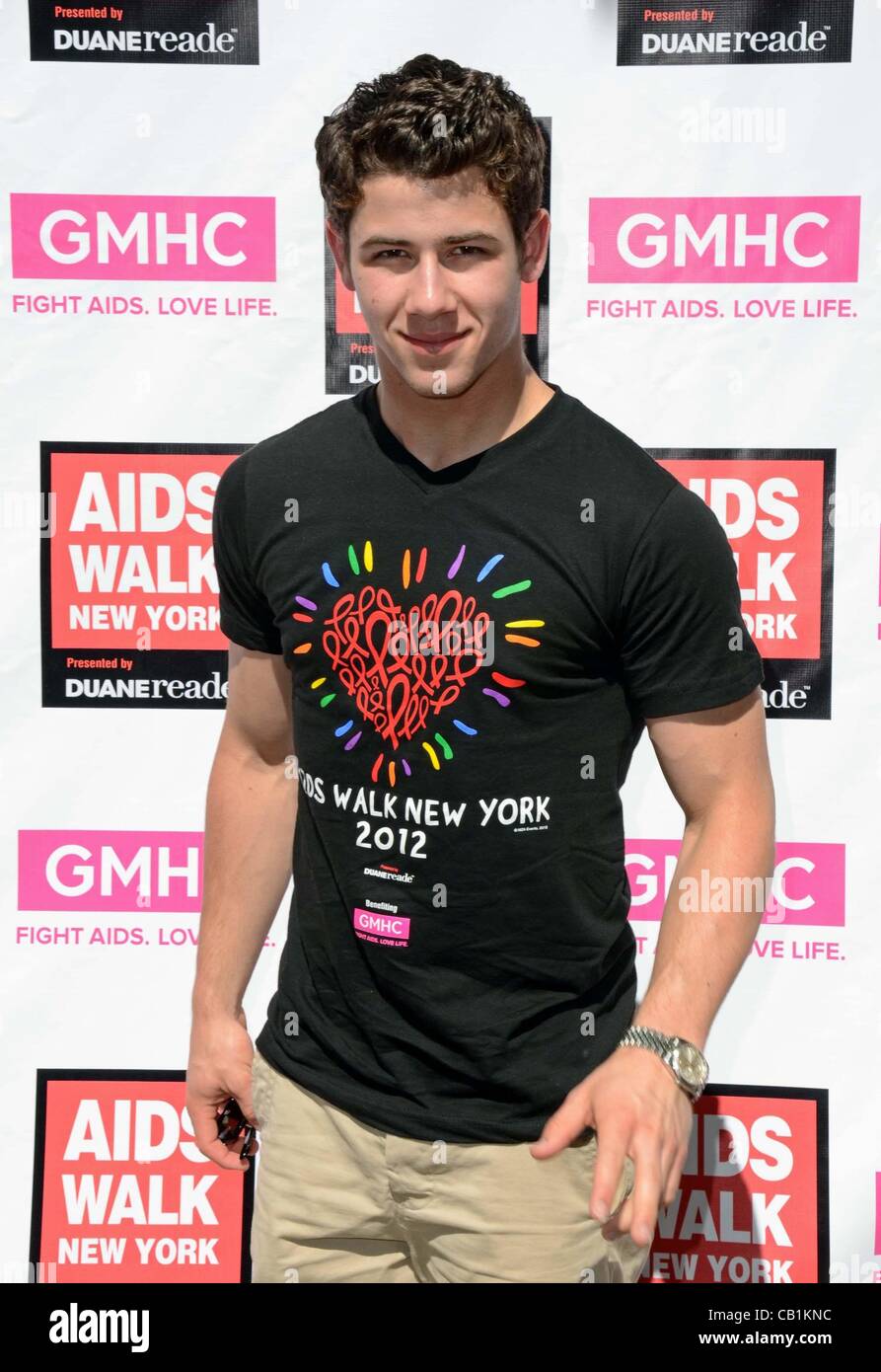 Nick Jonas presso gli arrivi per la ventisettesima edizione AIDS a piedi New York, Central Park, New York, NY Maggio 20, 2012. Foto di: Derek Storm/Everett Collection Foto Stock