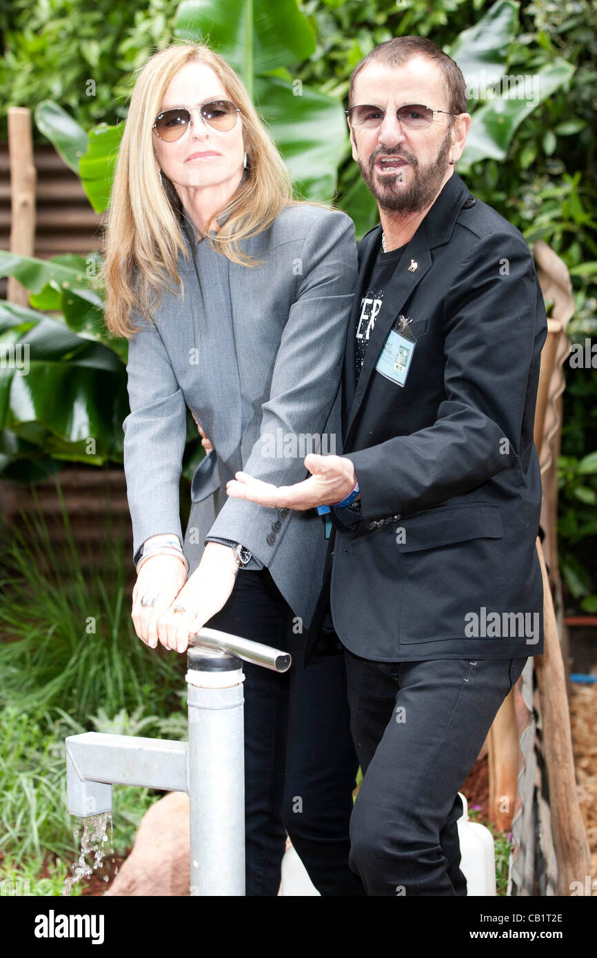 Londra, Regno Unito. 21 Maggio, 2012. 2012 RHS Chelsea Flower Show,Londra Ringo Starr e mia moglie Barbara Bach Foto Stock