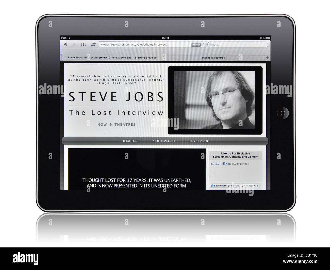 KIEV, UCRAINA - 21 Maggio 2012: Apple iPad, mostrando il 'Steve posti di lavoro. Perso intervista" sito ufficiale del film. Che film documentario verrà rilasciato nelle sale cinematografiche a maggio, 25, 2012. Foto Stock