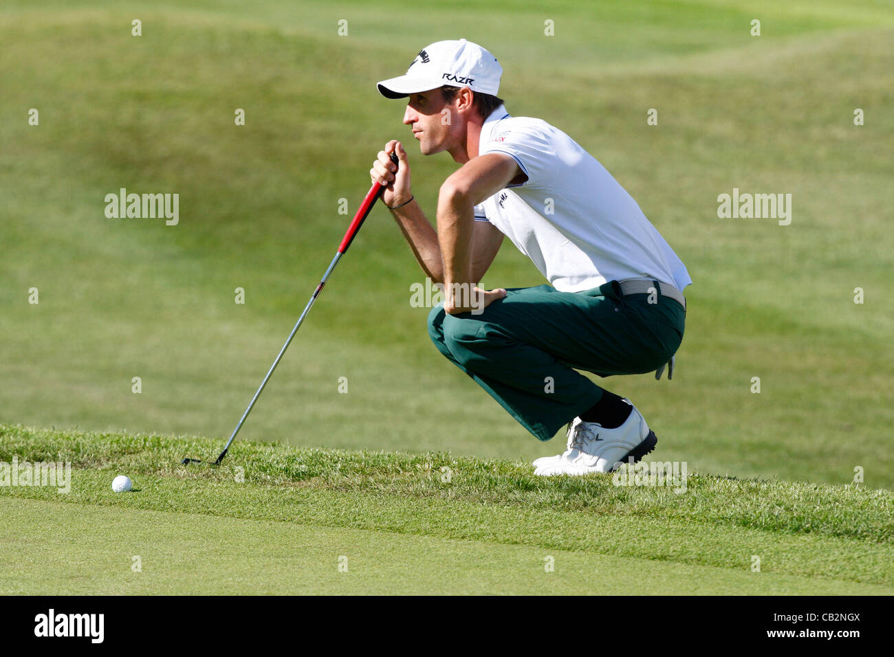 25.05.12 Virginia Water, Inghilterra: Federico Colombeo d'Italia del XVIII verde durante il secondo giro del BMW PGA Championship sul West Course di Wentworth Club Maggio 25, 2012 in Virginia Water , in Inghilterra. Foto Stock