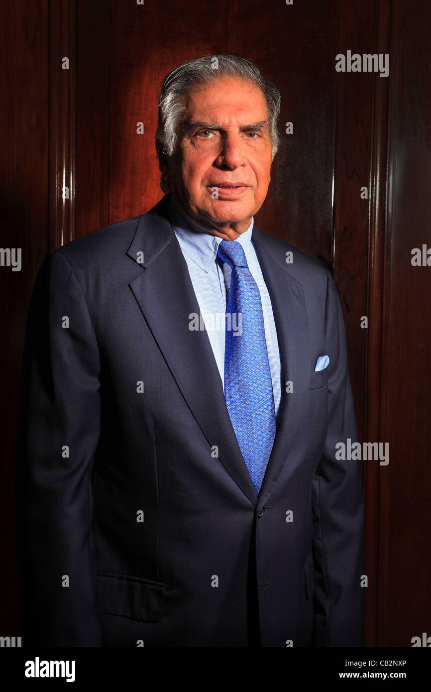 Può16,2012 - Mumbai, India : Ritratto di Indian industriale Rata Tata, Presidente di Tata impero alla casa di Bombay, la tata gruppi sede a Mumbai. (Subhash Sharma) Foto Stock
