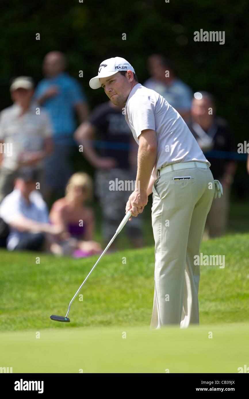 27.05.2012 Wentworth, Inghilterra. Branden Grace (RSA) in azione il giorno finale della BMW campionato di PGA. Foto Stock