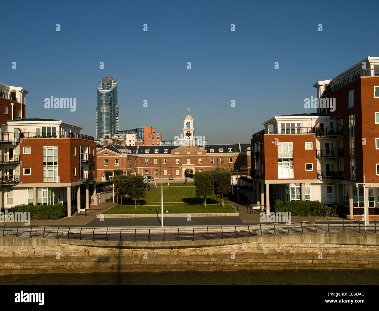 Proprietà di Gunwharf Quays Portsmouth Inghilterra Hampshire REGNO UNITO Foto Stock