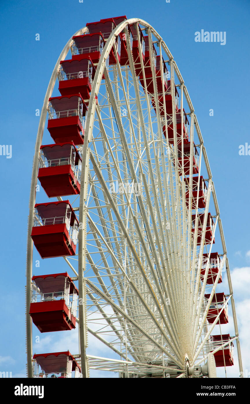 Dettaglio della ruota panoramica sul molo della marina in Chicago. Foto Stock