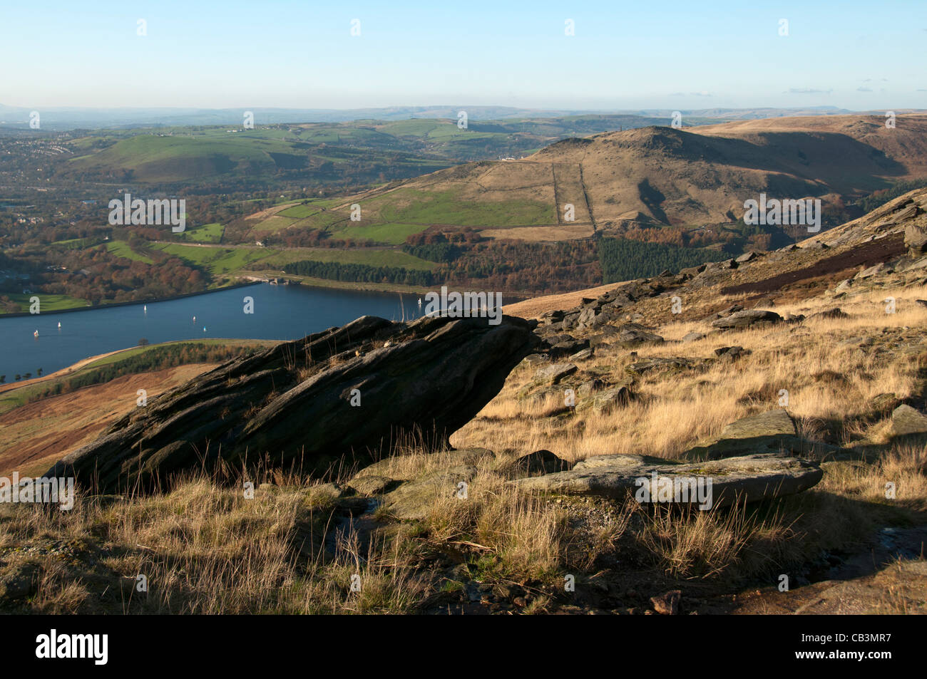Lago artificiale dove Stone Moss, Saddleworth, Oldham District, Greater Manchester, Inghilterra, Regno Unito Foto Stock