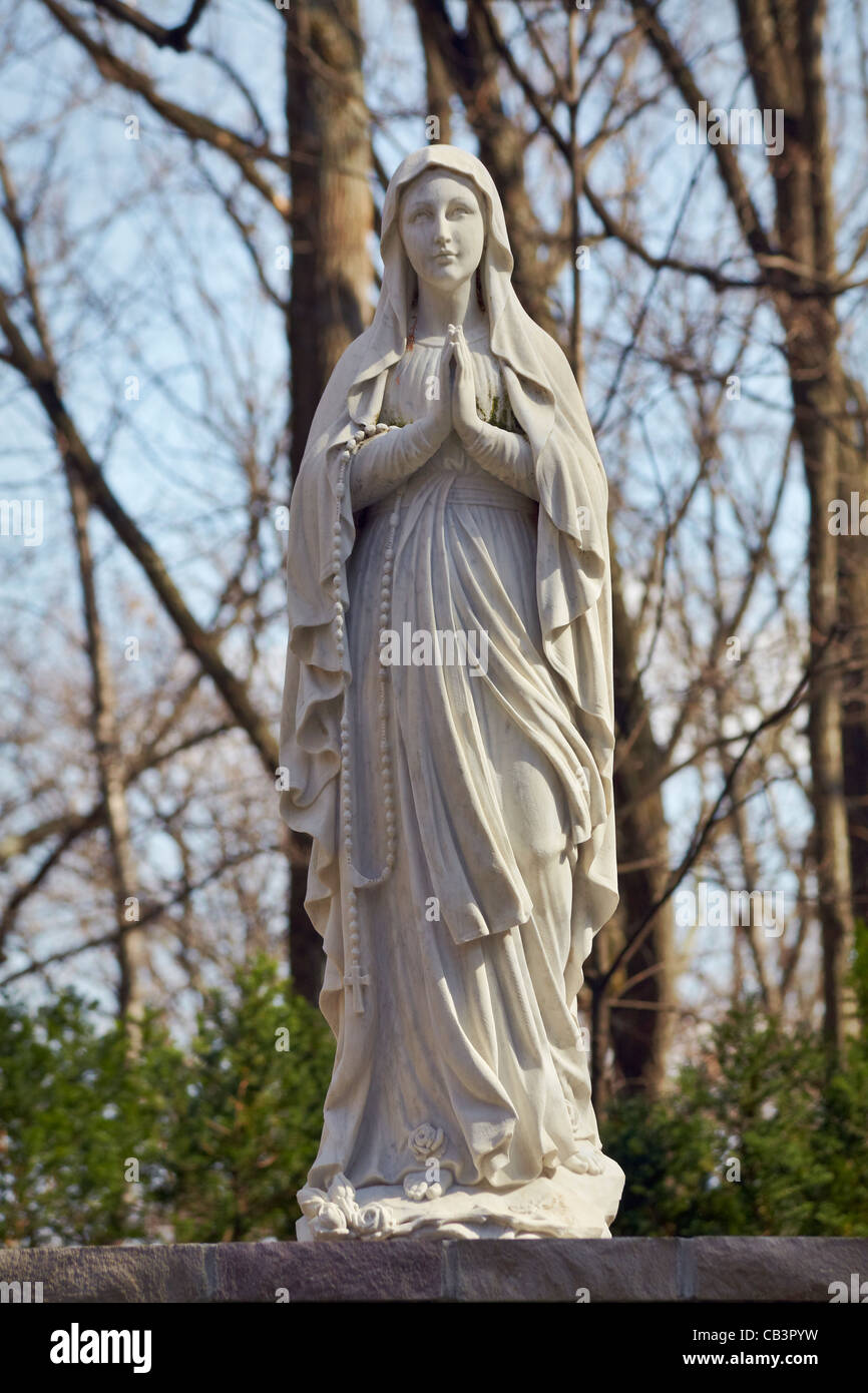 Il Santuario Nazionale Grotta della Madonna di Lourdes, Emmitsburg, Maryland. Foto Stock