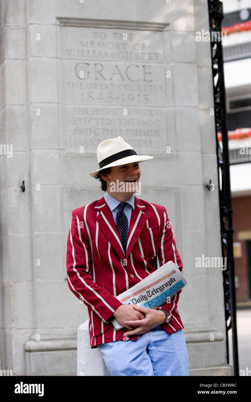 Eton versetti Harrow partita di cricket al Lords a Londra. Foto di James Boardman. Foto Stock