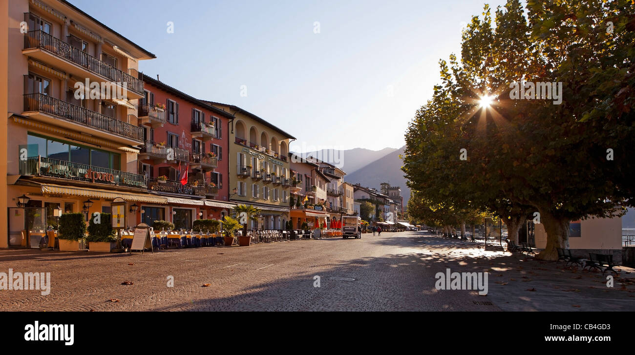 Lungolago Ascona, Ticino, Svizzera nel sole al mattino Foto Stock