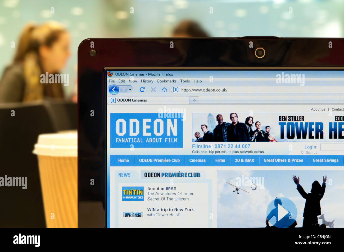 Il sito web di Odeon shot in una caffetteria ambiente (solo uso editoriale: -print, TV, e-book e Redazione sito web). Foto Stock