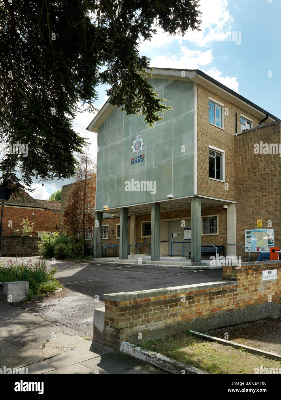 Epsom Surrey in Inghilterra esterno della stazione di polizia Foto Stock