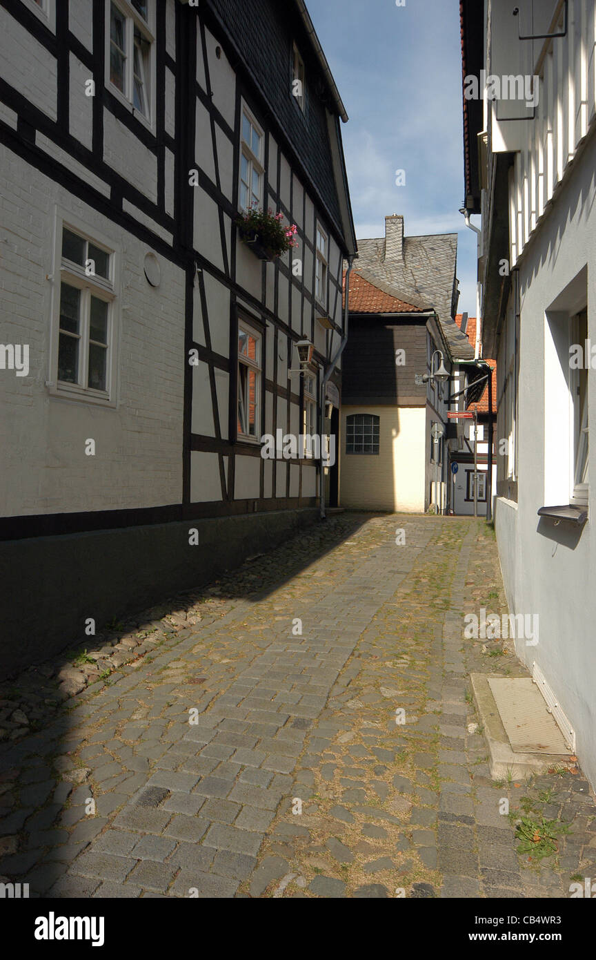 Goslar, Repubblica federale di Germania. Graticcio case e strade di ciottoli di questa singolare città medievale/città, un sito Patrimonio Mondiale dell'UNESCO. Foto Stock