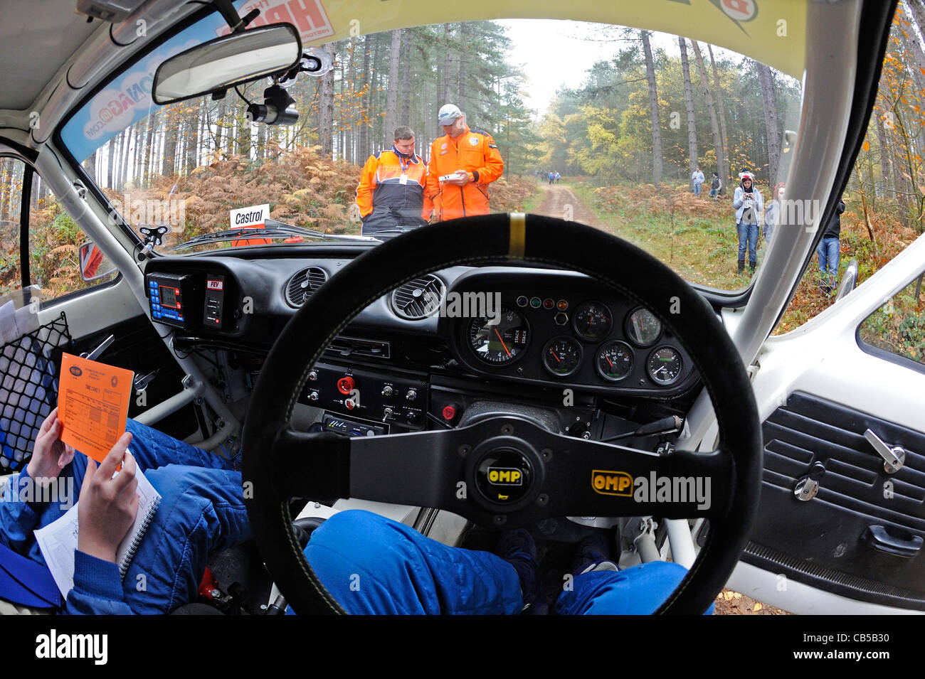 Historic Rally Cars Racing intorno alla Foresta di Sherwood in Premier rally storico Foto Stock