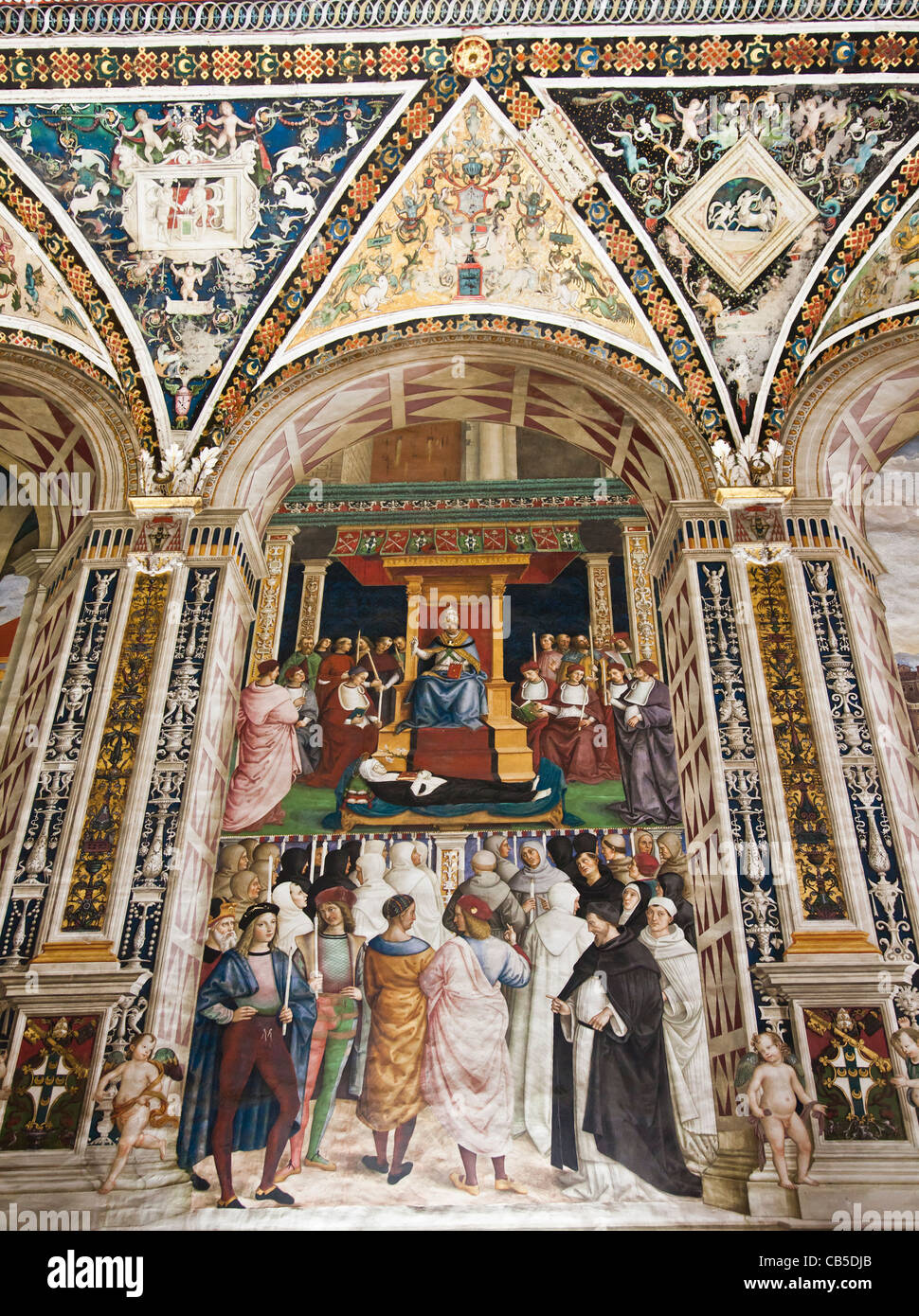 Affresco 9: 'la canonizzazione di santa Caterina da Siena da Papa Pio II' del Pinturicchio nella Libreria Piccolomini, Duomo di Siena, Italia Foto Stock