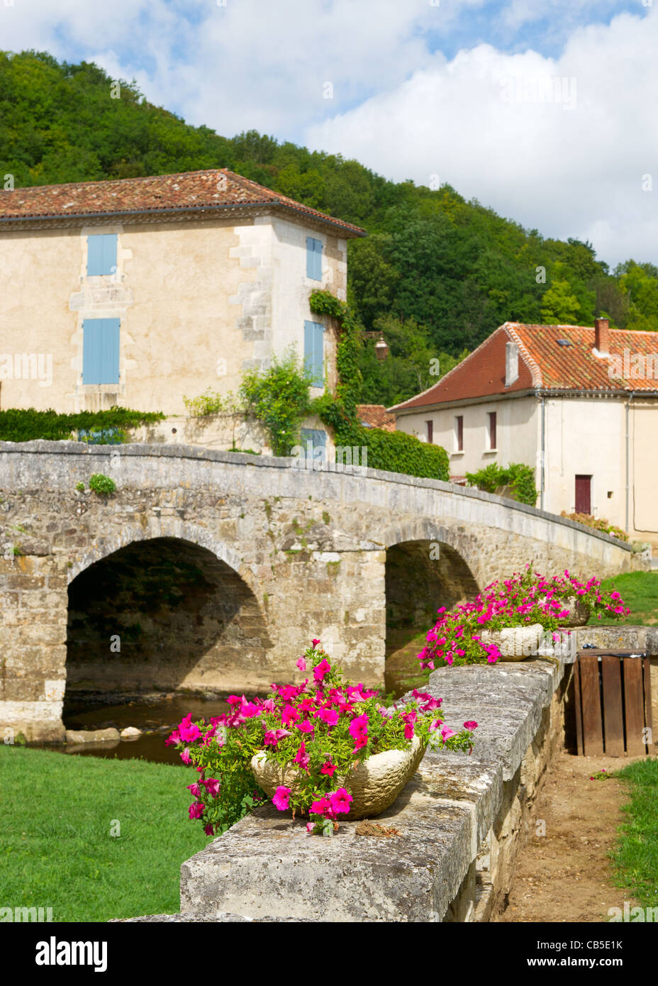 Tipico villaggio francese di Saint Jean de Cole Foto Stock