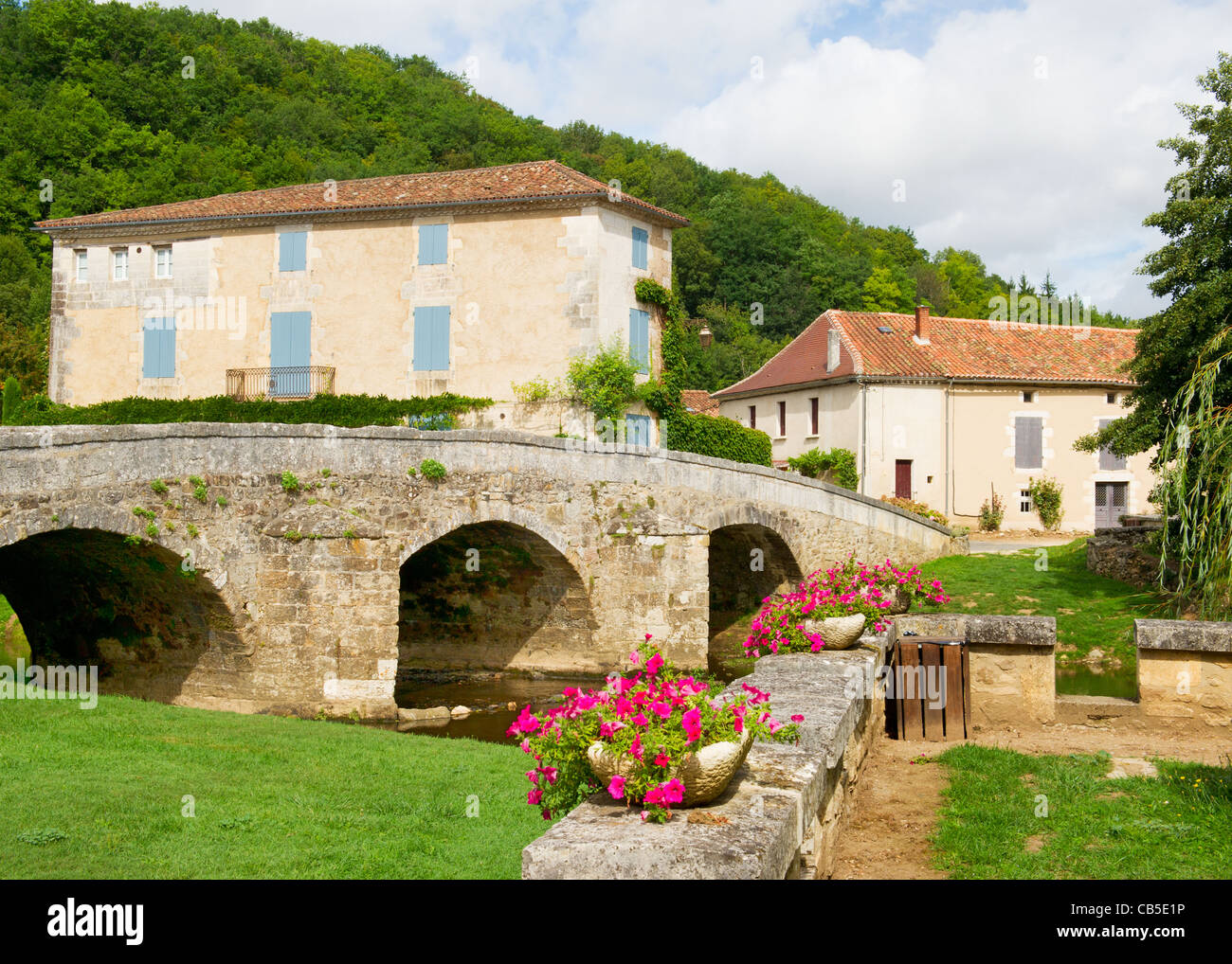 Tipico villaggio francese di Saint Jean de Cole Foto Stock