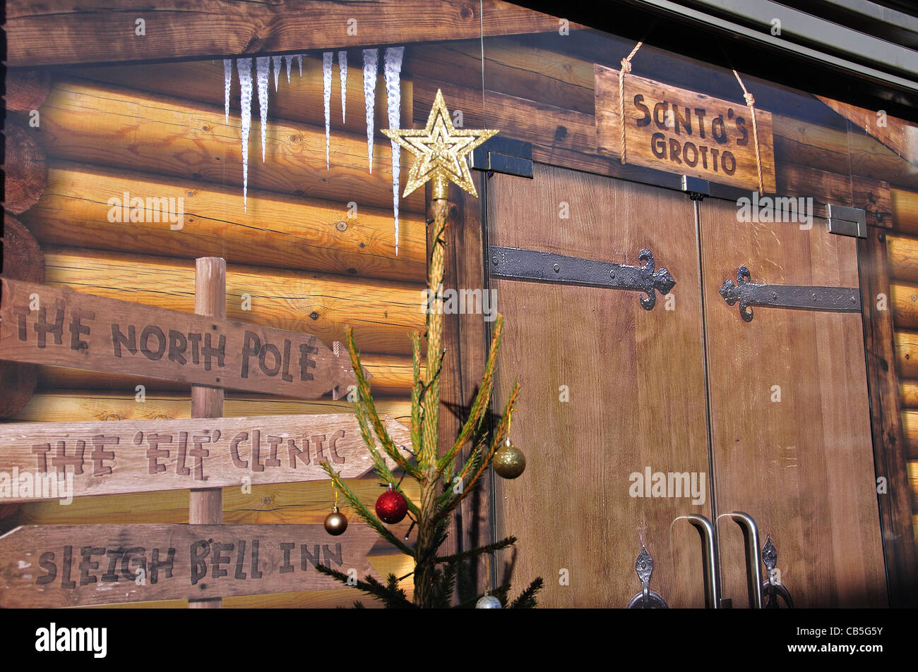 Santa Grotto e Kings Road, il Chelsea, Royal Borough di Kensington e Chelsea, London, Greater London, England, Regno Unito Foto Stock