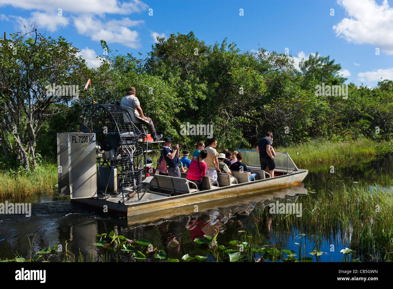 Airboat tour al Parco Gator Airboat Tours sulla Highway 41 (Tamiami per voli Trail), Everglades della Florida, Florida, Stati Uniti d'America Foto Stock