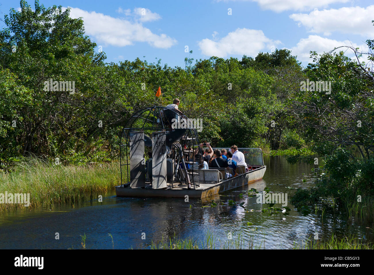 Airboat tour al Parco Gator Airboat Tours sulla Highway 41 (Tamiami per voli Trail), Everglades della Florida, Florida, Stati Uniti d'America Foto Stock