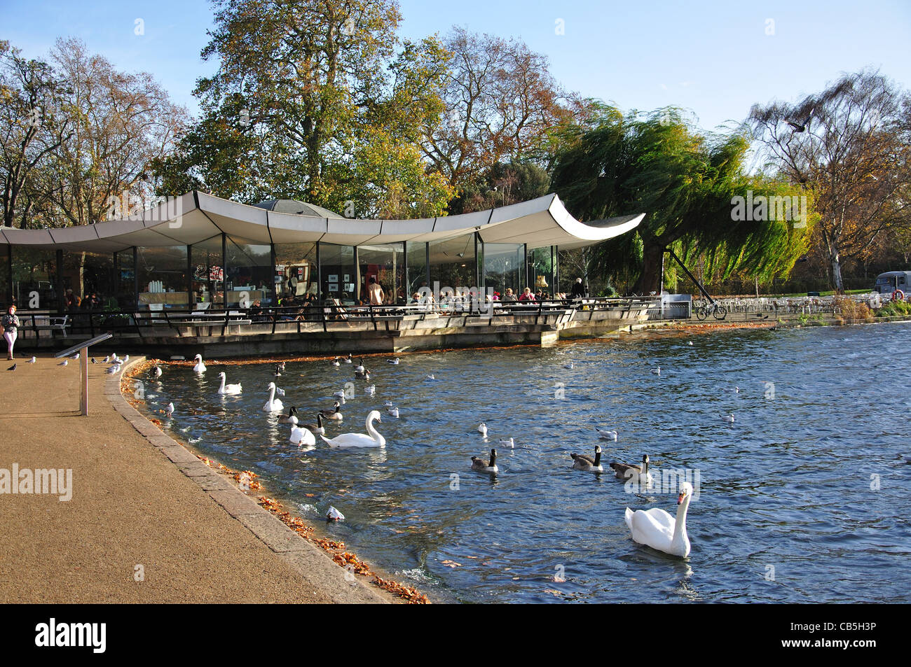 Il Cafe Dell dalla serpentina, 'invernali', Hyde Park, City of Westminster, Greater London, England, Regno Unito Foto Stock
