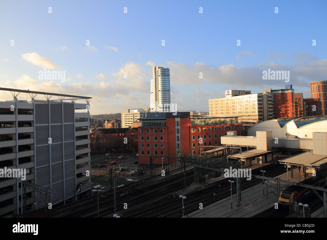Leeds city skyline immagini e fotografie stock ad alta risoluzione - Alamy