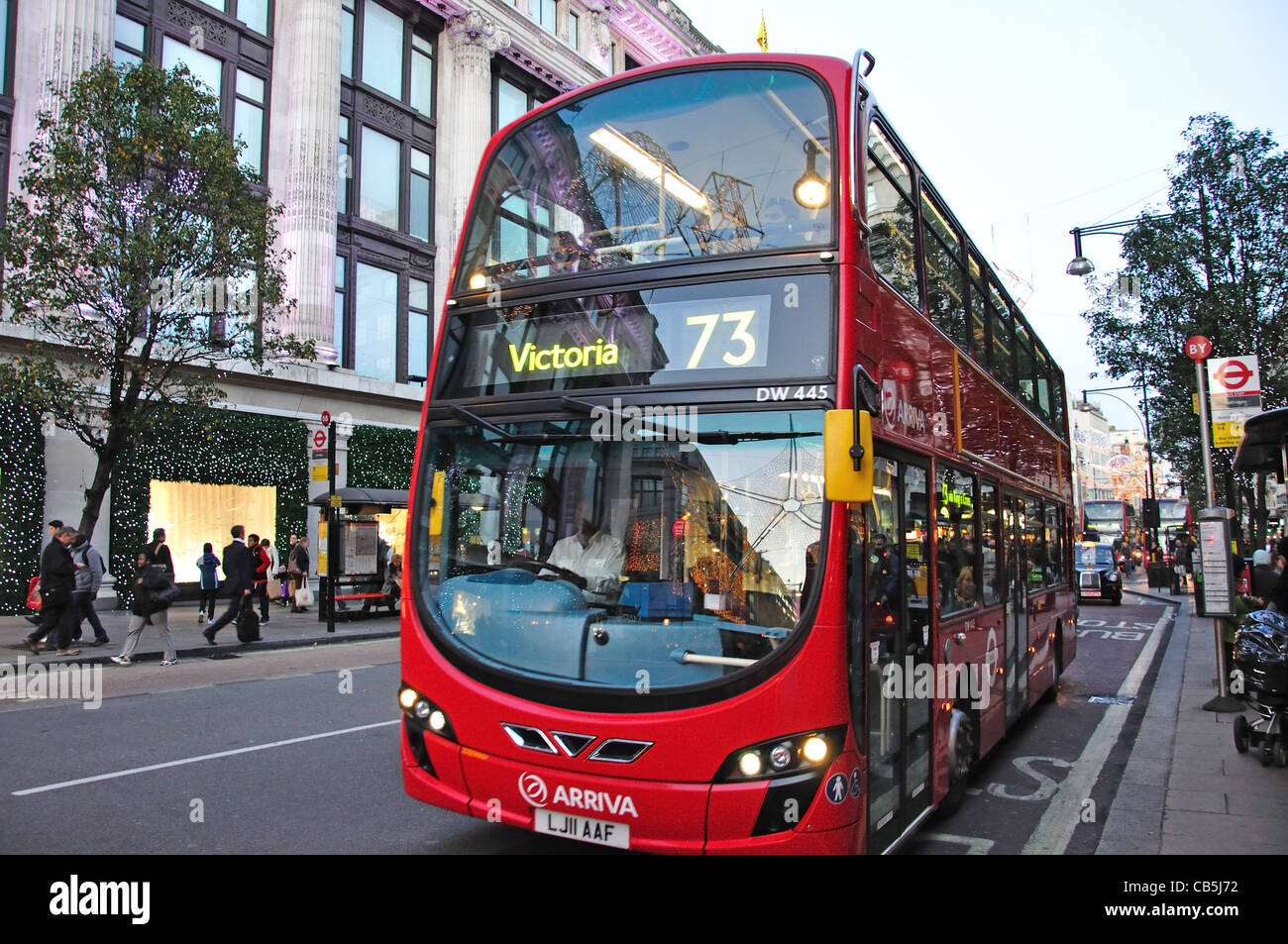 Double Decker bus in Oxford Street, City of Westminster, London, Greater London, England, Regno Unito Foto Stock