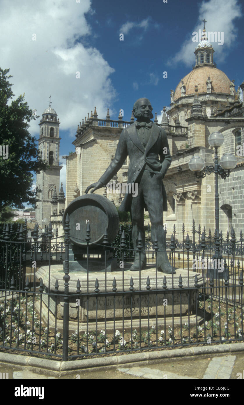 Cattedrale di Jerez & Tio Pepe monumento Foto Stock