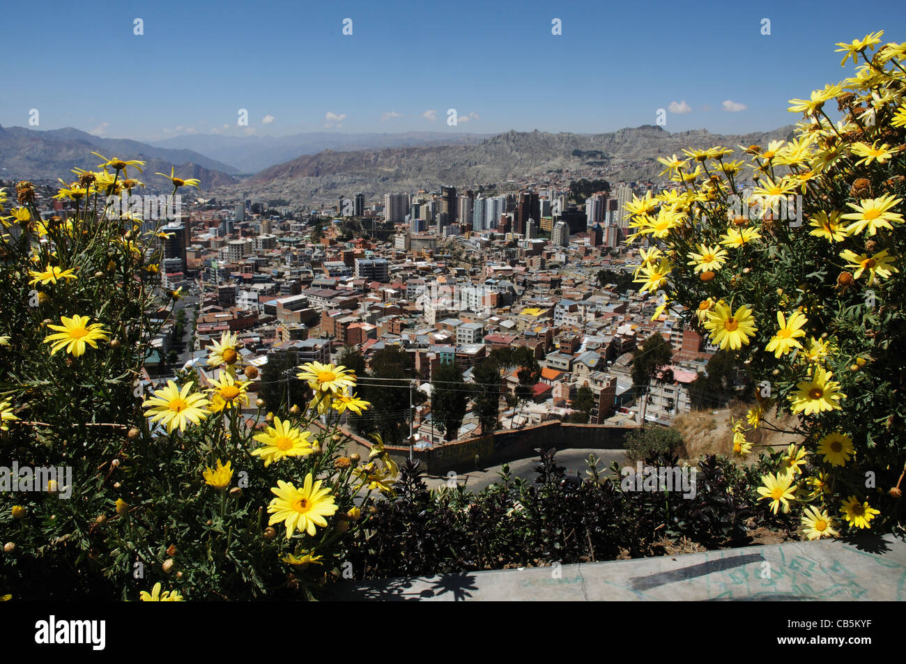 Una vista di La Paz in Bolivia dal Killi Killi viewpoint Foto Stock