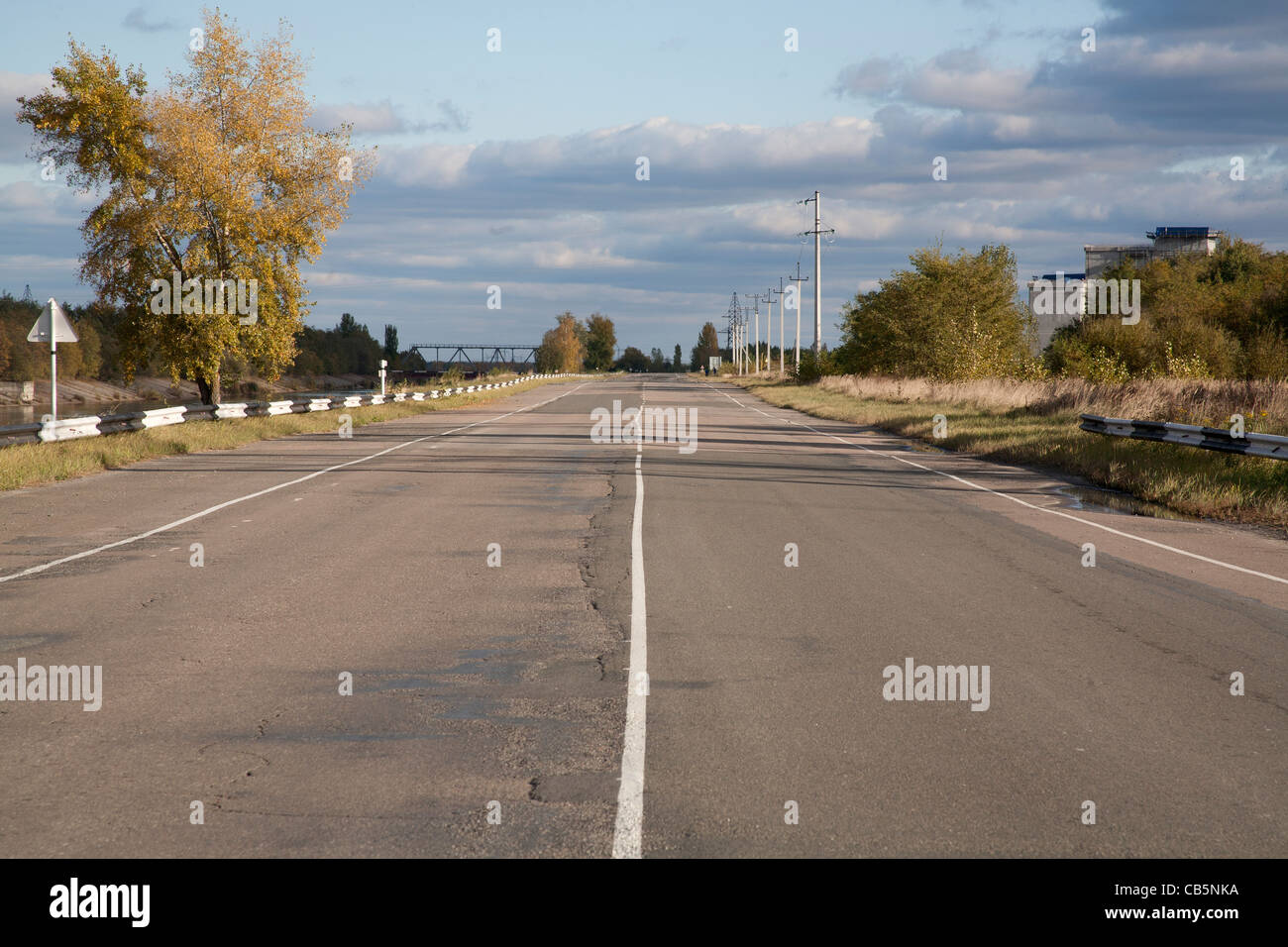 Strada che conduce alla centrale nucleare di Cernobyl Cernobyl in Ucraina Foto Stock