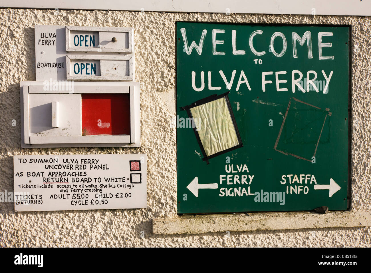 Segni di traghetti per l'Ulva traghetto, Isle of Mull, Scozia. Foto Stock