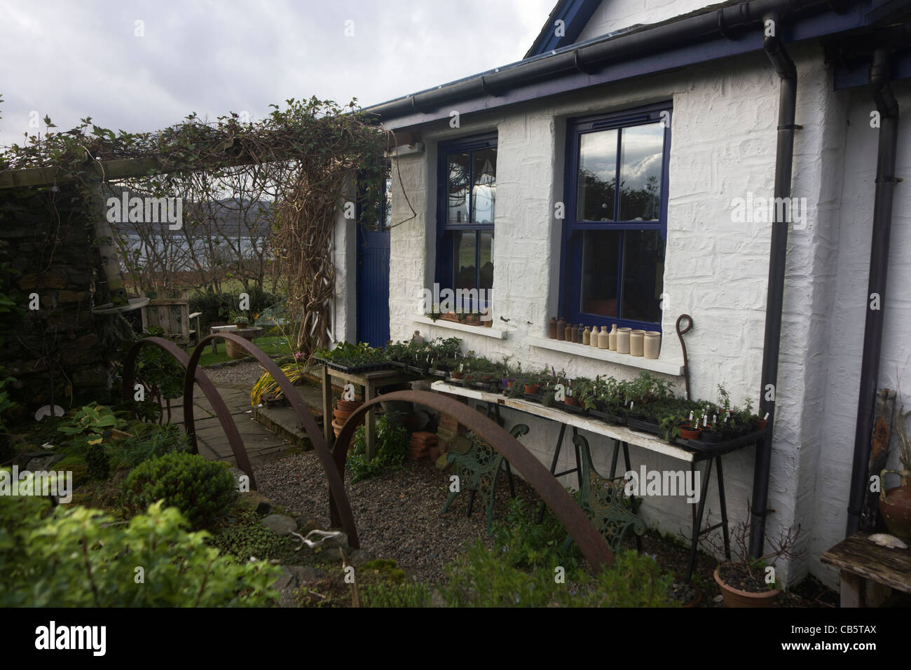 Labbro na Cloiche, un giardino negozio di arti e letto matrimoniale + colazione cottage gestito da Lucy McKenzie, nei pressi di Ulva traghetto, Isle of Mull, Scozia. Foto Stock