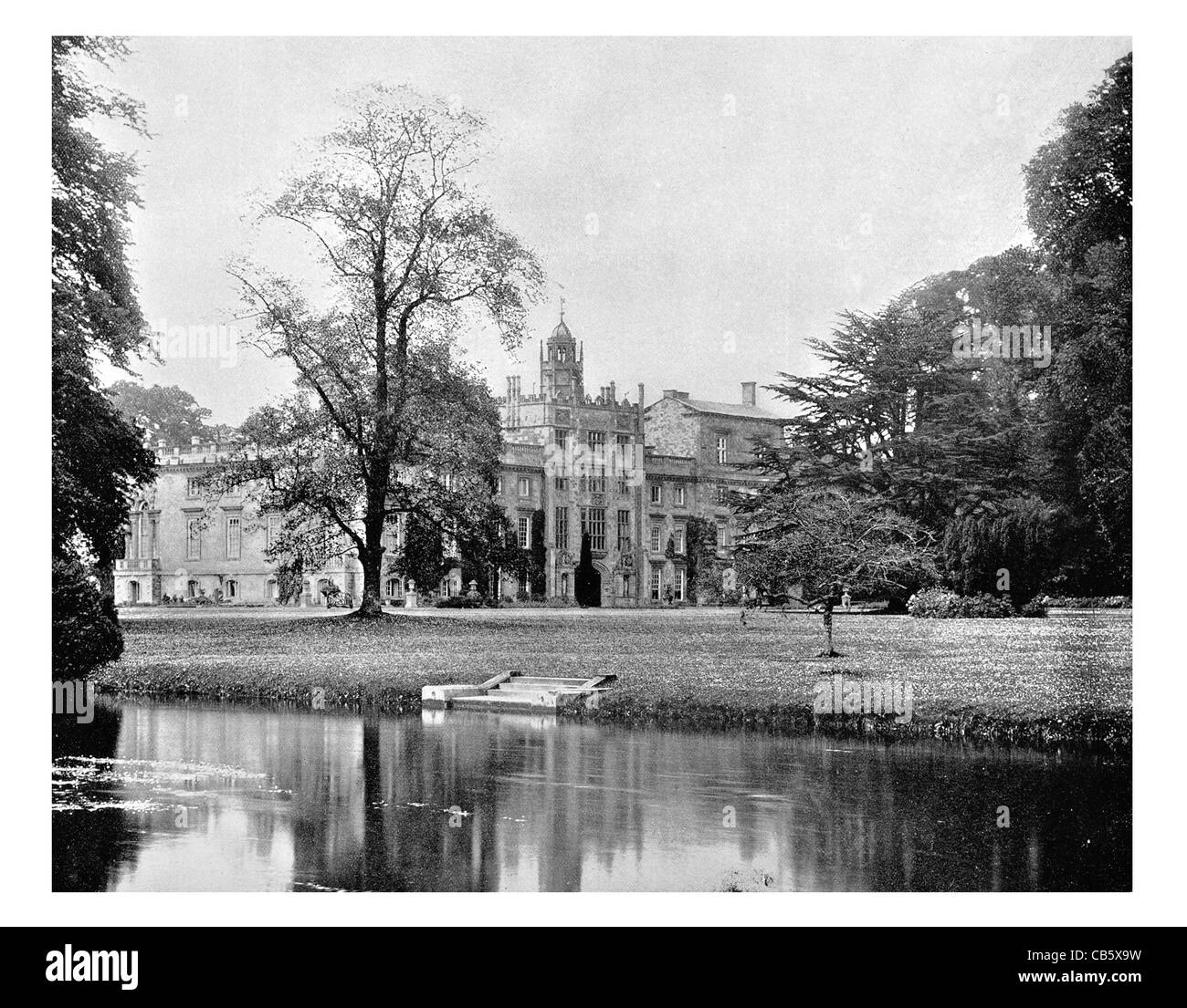 Wilton country house Salisbury Wiltshire giardini giardino parco paesaggio laghetto Lago Fiume Foto Stock