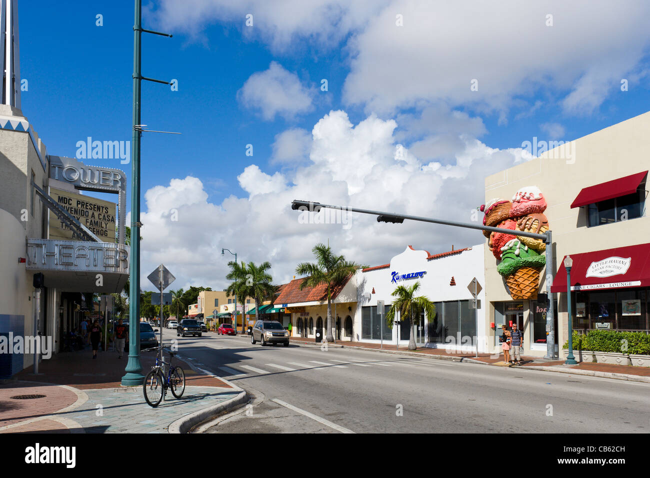 Calle Ocho (SW 8th Street) in Little Havana Miami, Florida, Stati Uniti d'America Foto Stock