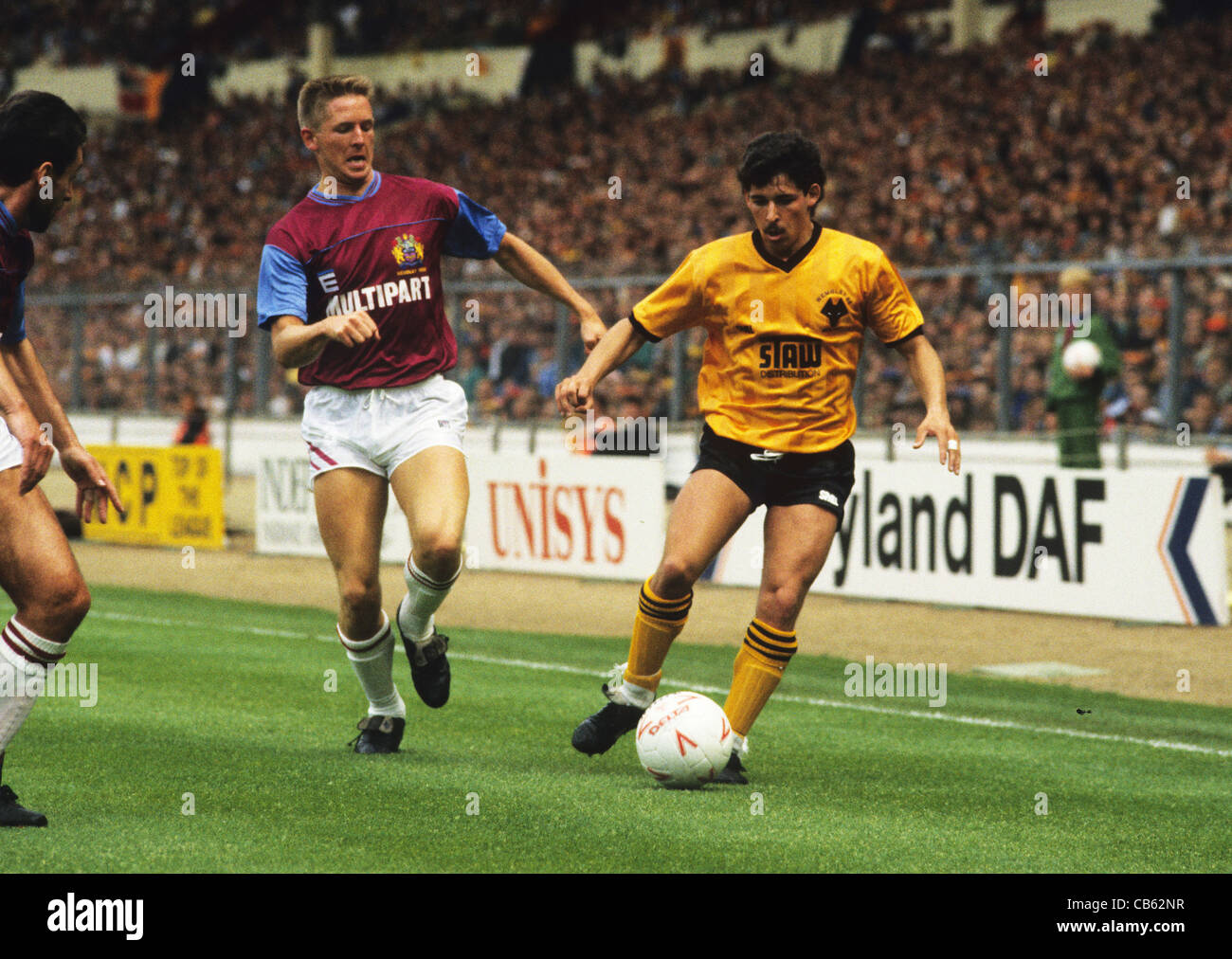 Il 1988 Sherpa Van Finale Trofeo a Wembley Wolverhampton Wanderers v Burnley Andy Thompson Foto Stock