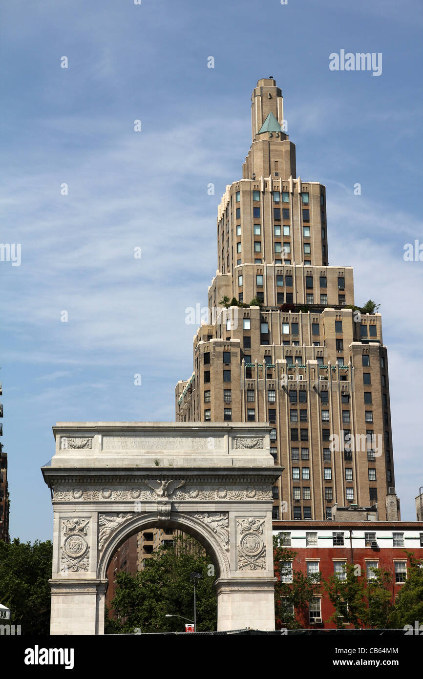 La città di New York e Washington Square Arch Foto Stock
