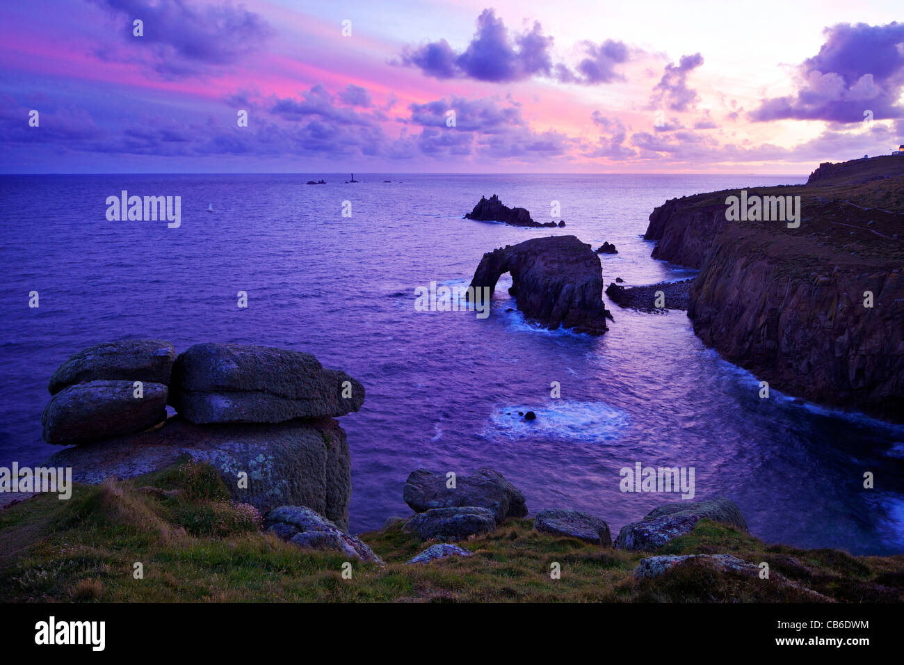Estate tramonto a Lands End penisola, Cornwall, Sud Ovest Inghilterra, GB Gran Bretagna, UK, Regno Unito, Isole britanniche, Europa Foto Stock