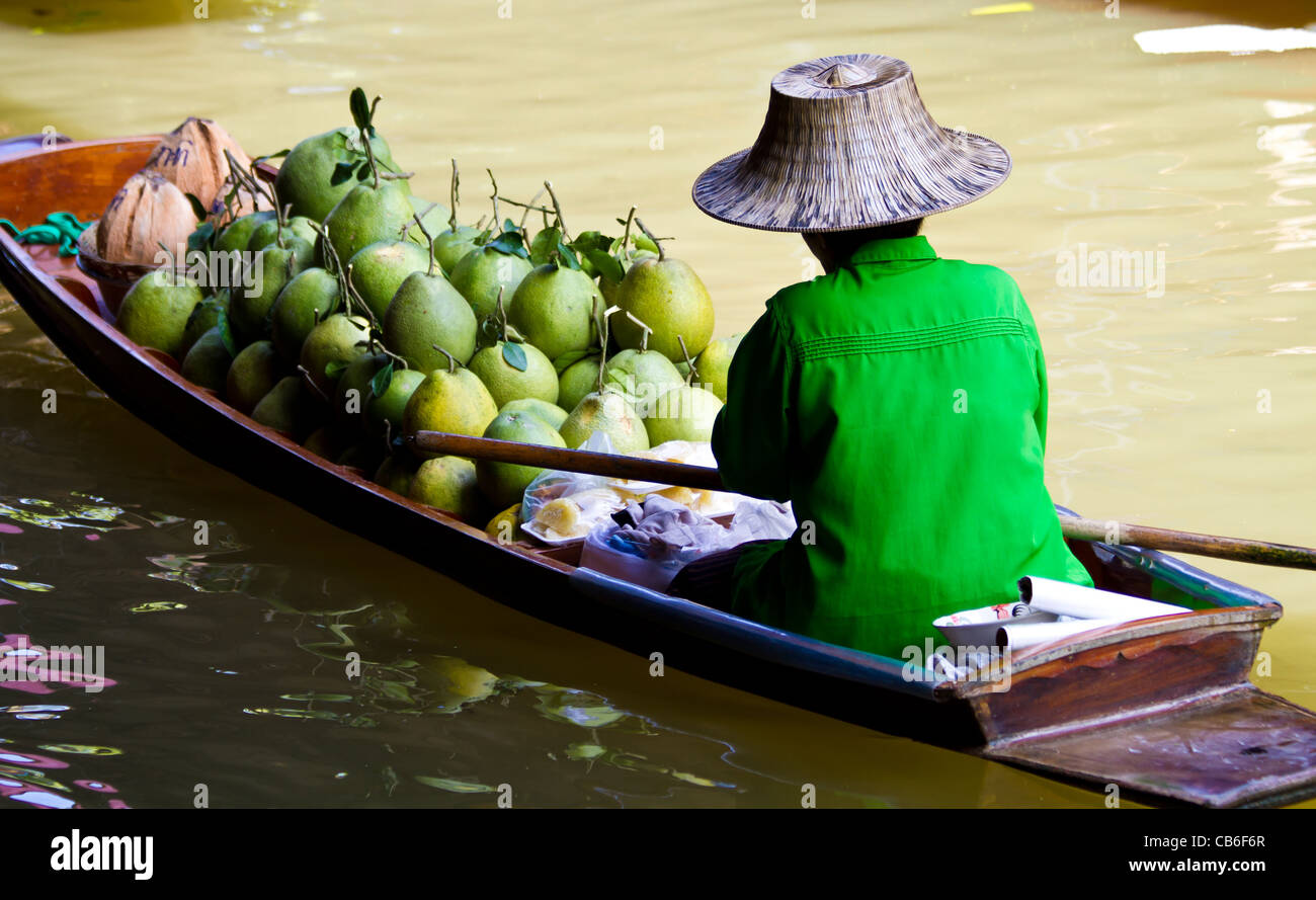 Momenti al mercato Floatet in Thailandia Foto Stock