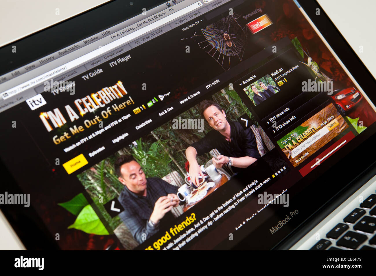 Sto a Celebrity Get Me Out del TV qui Mostra sito web screen shot della pagina web Foto Stock