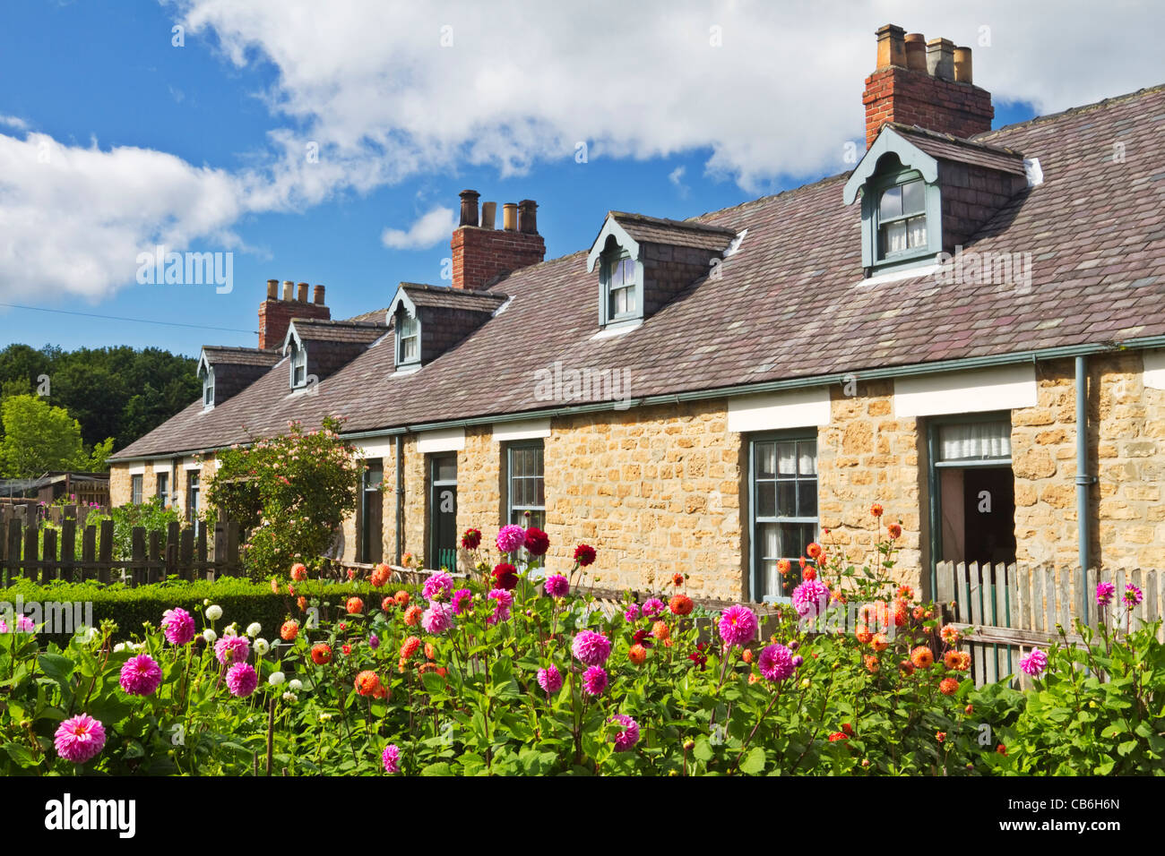 La miniera di carbone case nel villaggio di pit a Beamish Open-Air Museum, County Durham, Inghilterra Foto Stock