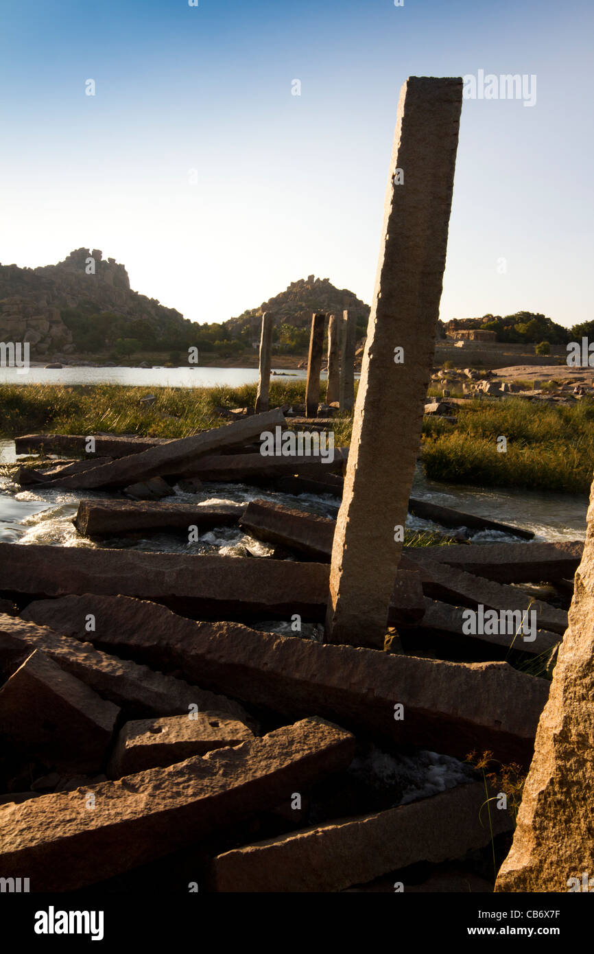 Rovine di hampi scultura architettura religione river Foto Stock