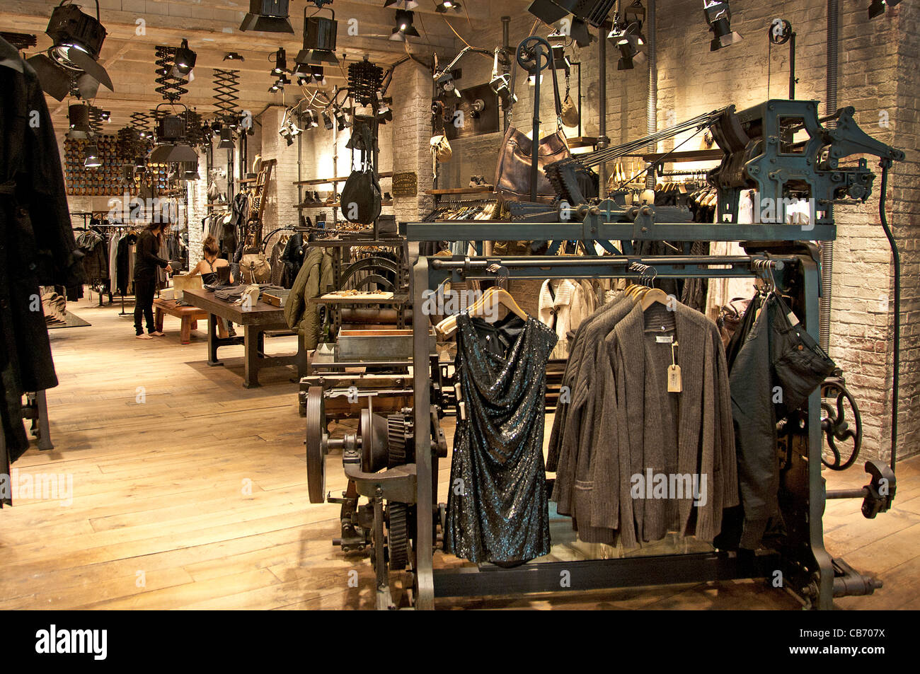 Ognissanti Spitalfields è un British High Street Fashion retailer California Stati Uniti Foto Stock