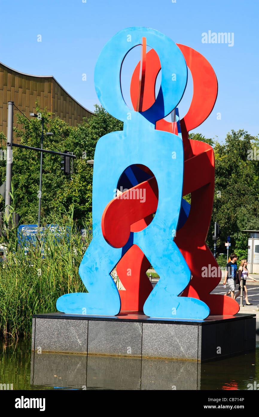 Il Boxer scultura di Keith Haring Potsdamer Platz. Berlino, Germania Foto  stock - Alamy