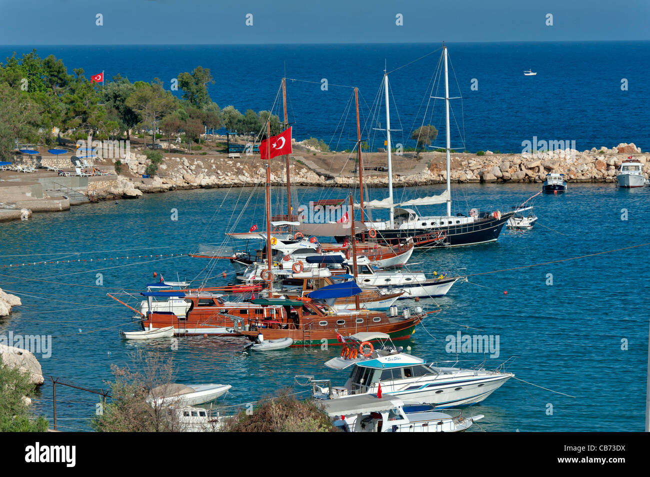 Barche a Kiz Kalesi Castello Erdemli Mersin Turchia Foto Stock