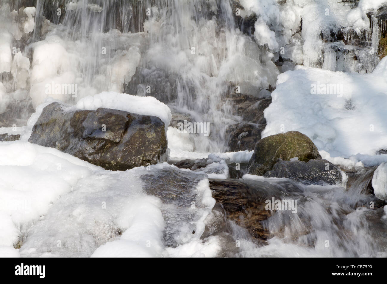 Cascata in inverno, Todtnauberg Foresta Nera, Germania Foto Stock