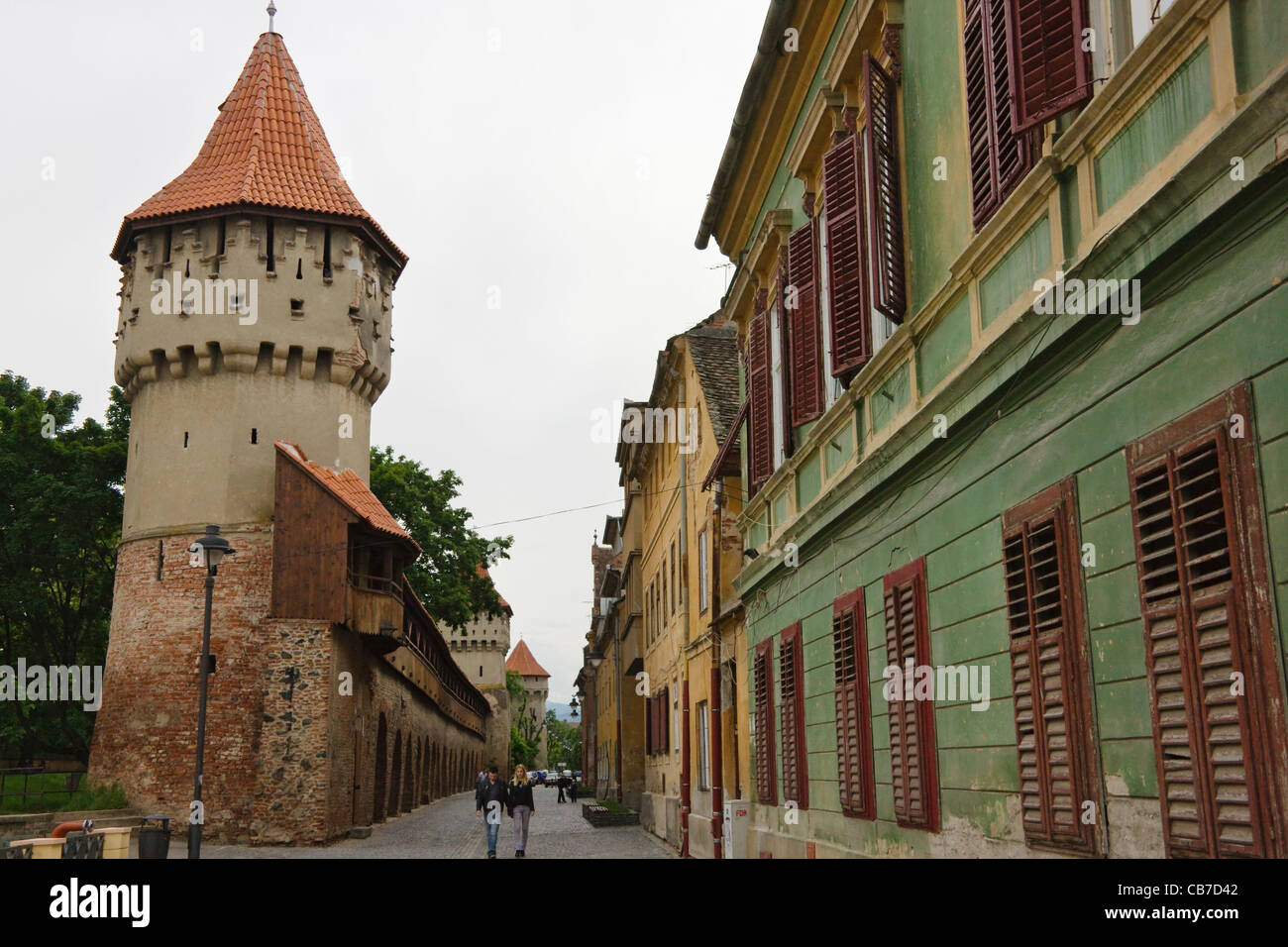 Le mura e la torre a Sibiu in Romania Foto Stock
