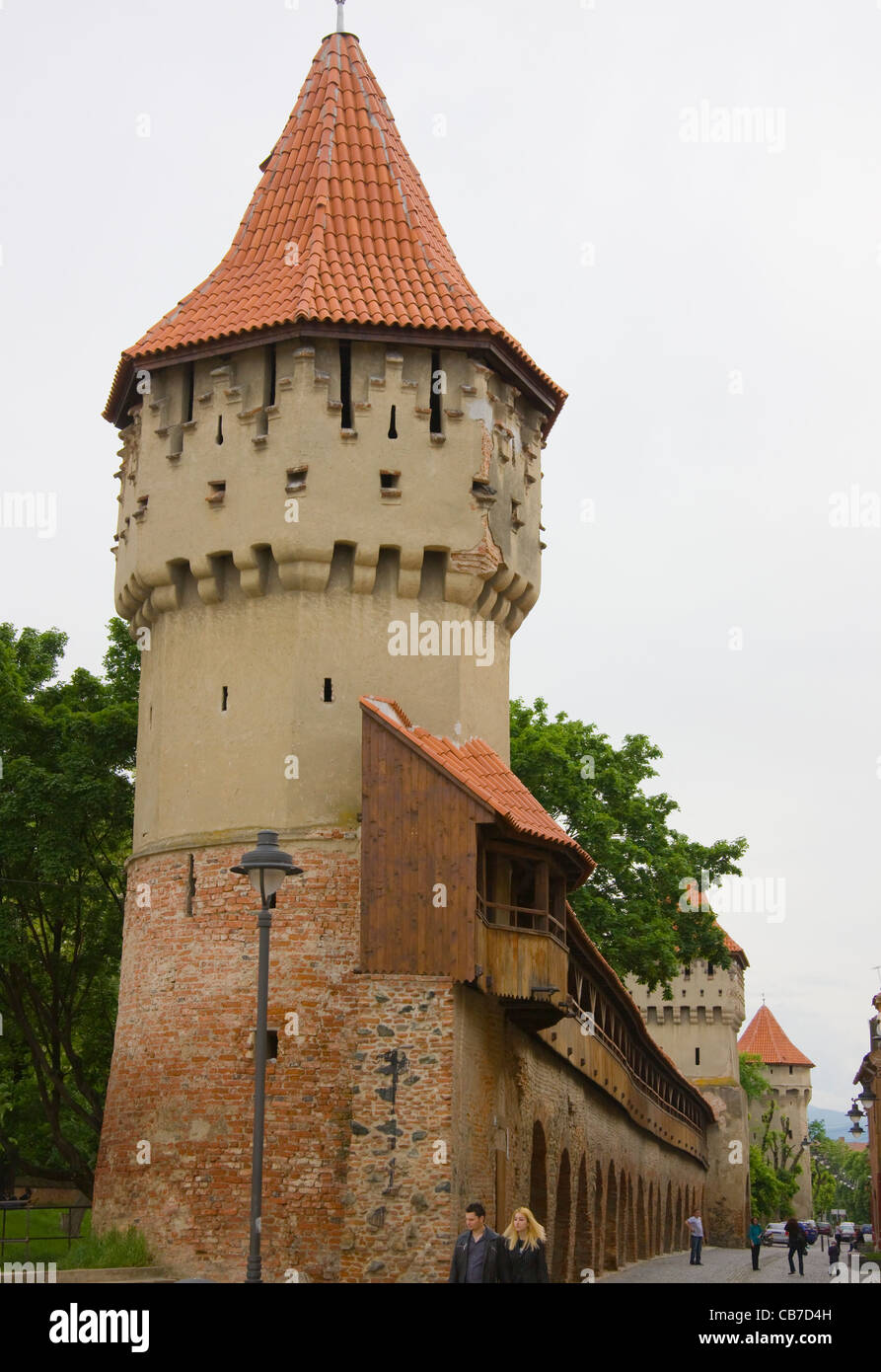 Le mura e la torre a Sibiu in Romania Foto Stock