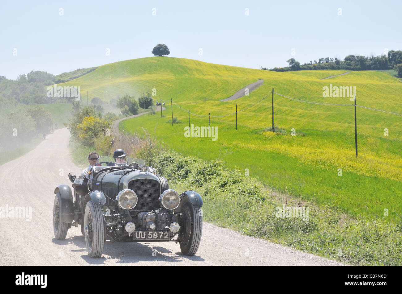 Un 1930 Bentley nero 4 ½ litro motore sovralimentato a 1000 Miglia vintage car race Foto Stock