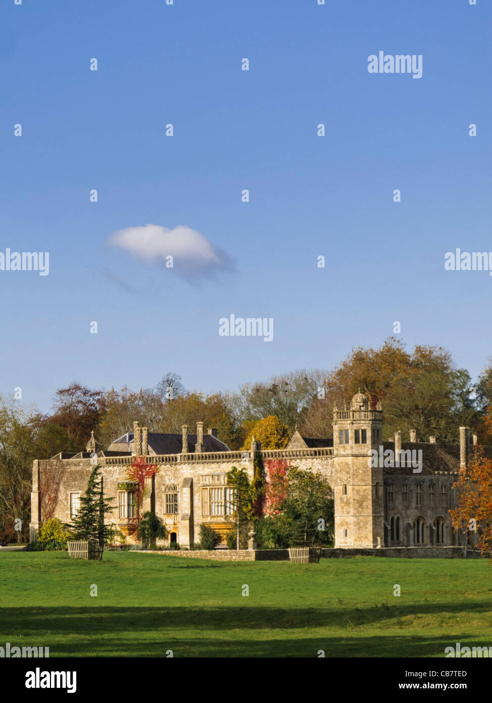 Lacock Abbey - vecchio, historic country house nel Wiltshire, Inghilterra, Regno Unito Foto Stock