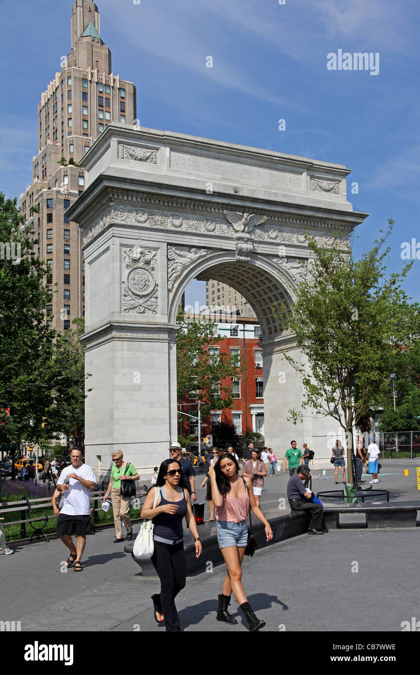 La città di New York e Washington Square Arch Foto Stock